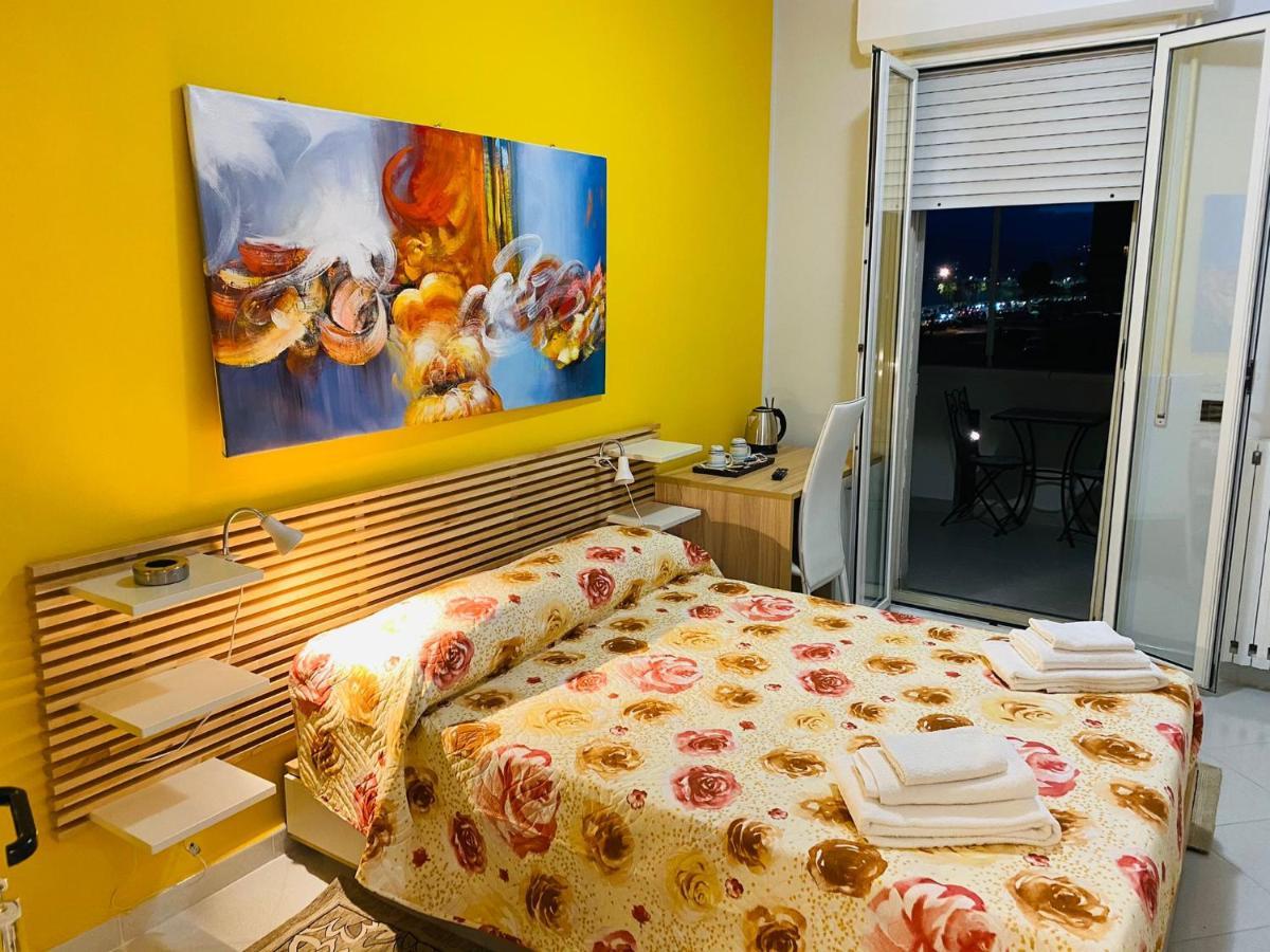 Bed and Breakfast B E B Le Terrazze Sul Mare Катандзаро Экстерьер фото