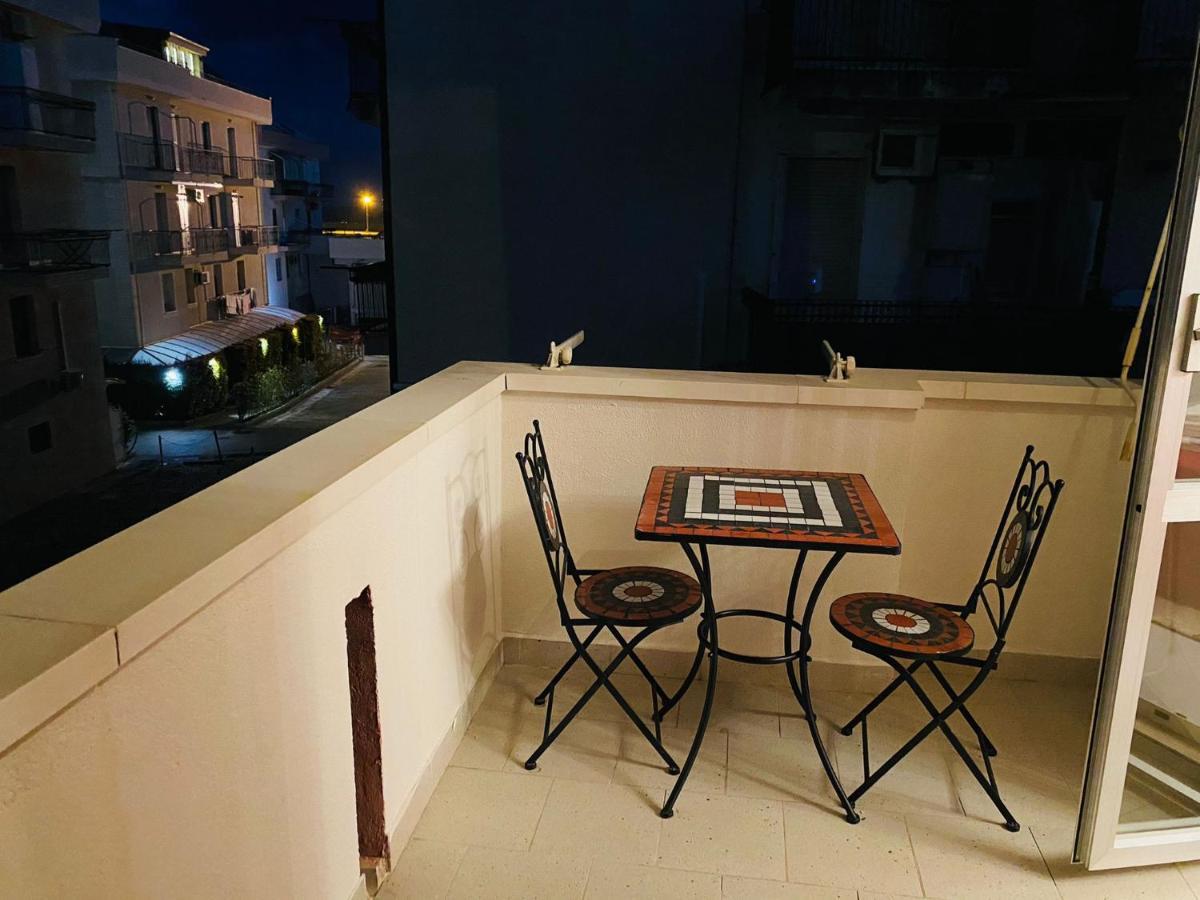 Bed and Breakfast B E B Le Terrazze Sul Mare Катандзаро Экстерьер фото