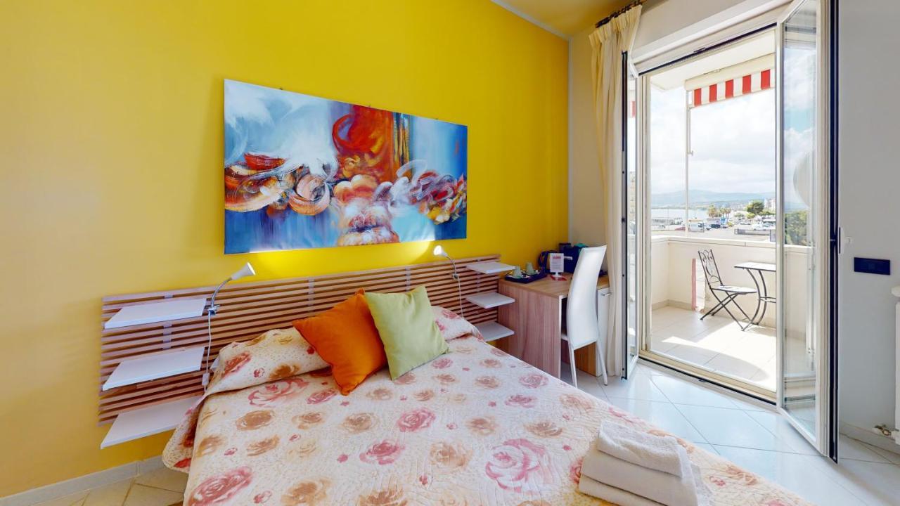 Bed and Breakfast B E B Le Terrazze Sul Mare Катандзаро Экстерьер фото